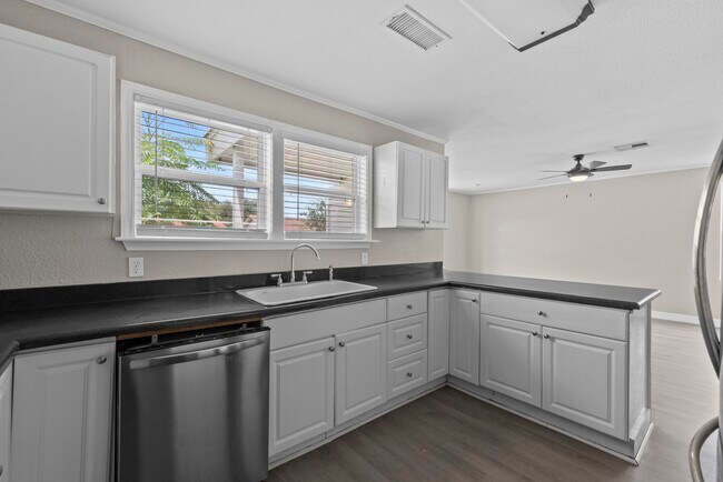 Foto del edificio - 5309 Perry Ave