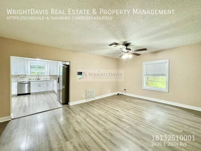 Building Photo - Updated 4/1 home in Tampa!