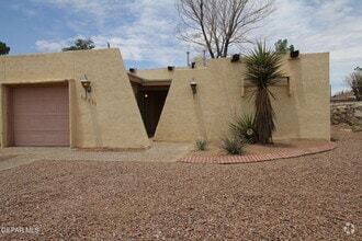 Building Photo - 10711 Ivanhoe Dr