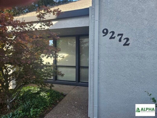 Building Photo - Commercial Lease , Fully furnished