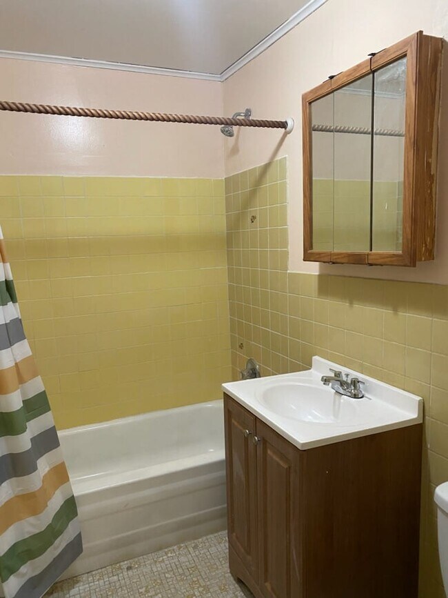 Foto del edificio - 1157 E 57th St