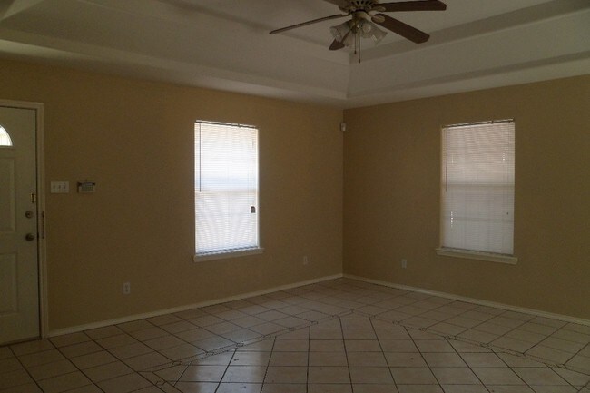 Foto del edificio - 1014 Stonehaven Blvd