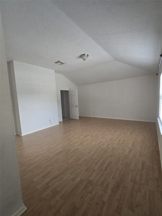 Foto del edificio - 3006 Greenbriar Springs Dr