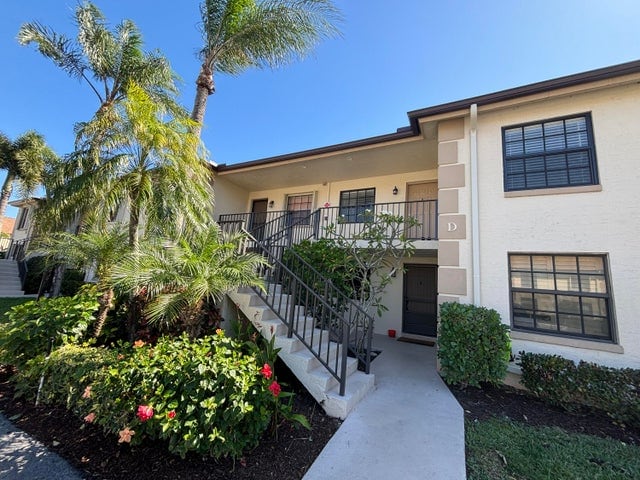 Primary Photo - 302 Pinecrest Cir