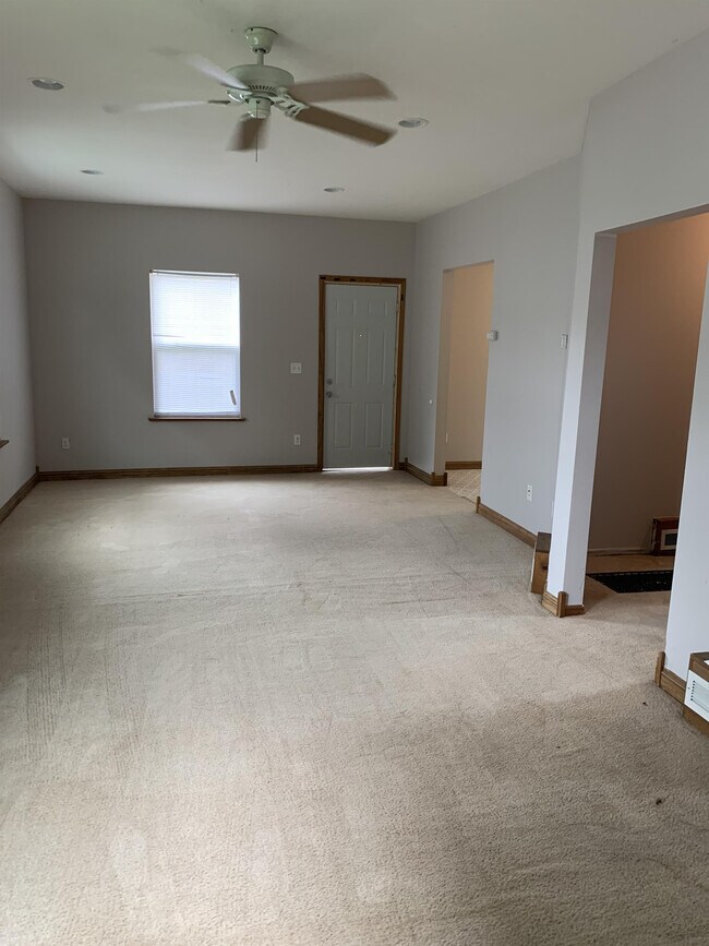 Foto del edificio - 370 8th Ave SW