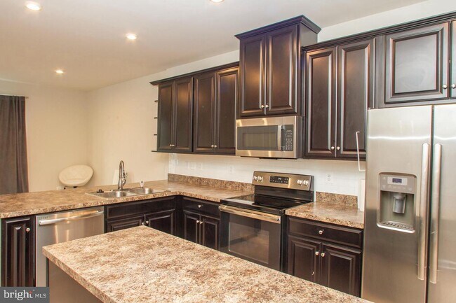 Building Photo - 132 Rebecca Hammond Ct