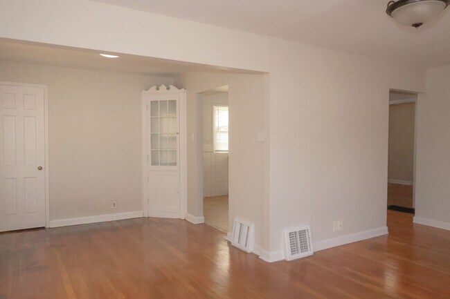 Building Photo - 2 Bed/ 1 Bath Home in Bellefontaine Neighbors