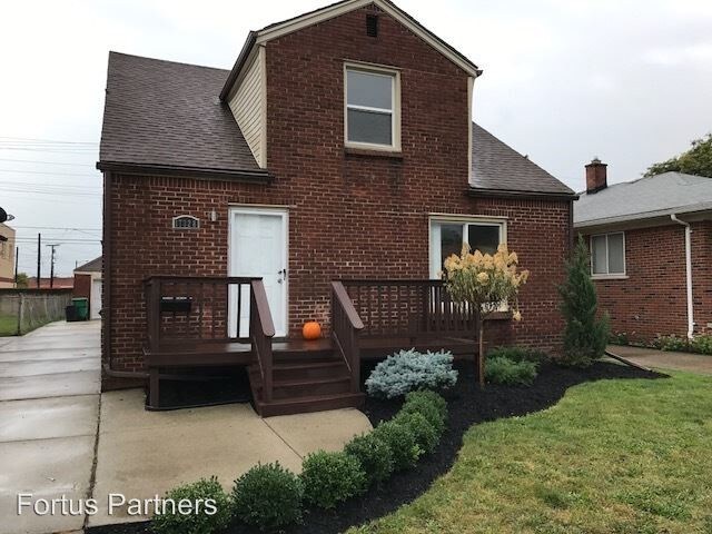 Foto principal - 17328 Stricker Ave