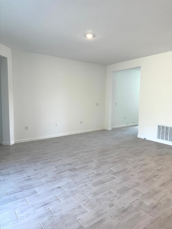 Building Photo - 788 Sunshower Dr