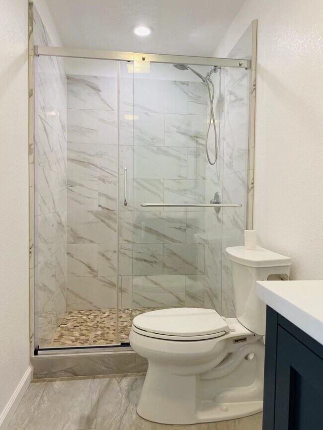 Foto del edificio - 1925 Sutter Ave