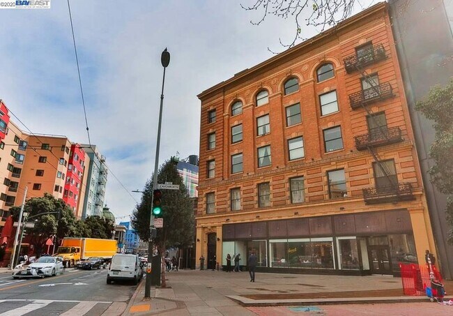 Building Photo - 83 McAllister St