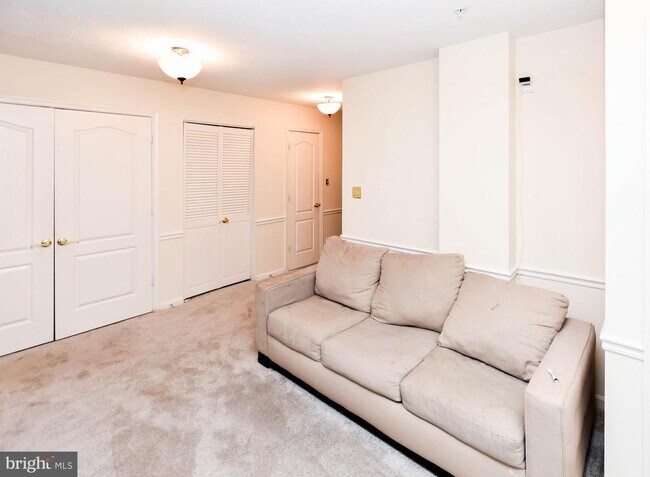 Building Photo - 1401 Deep Gorge Ct