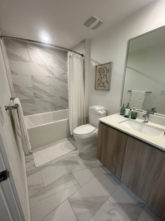 Building Photo - 610 NE 1st Pl