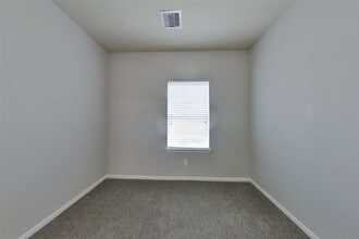 Building Photo - 2122 Hackberry Bank Ln
