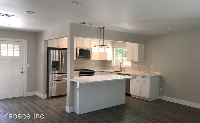 Building Photo - 832 Oeste Dr