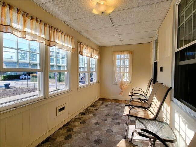 Foto del edificio - 676 Thames St
