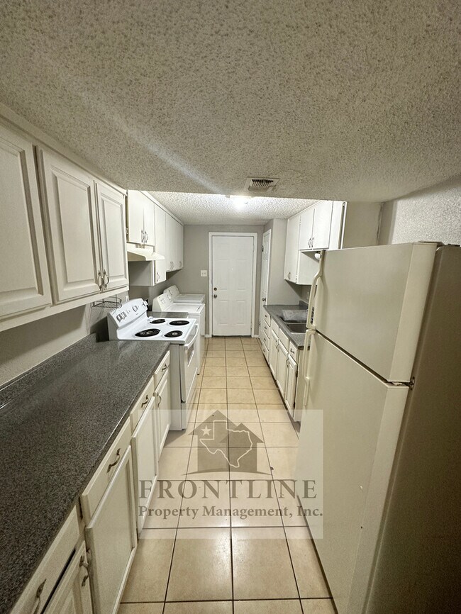 Foto del edificio - 926 N Riverside Dr