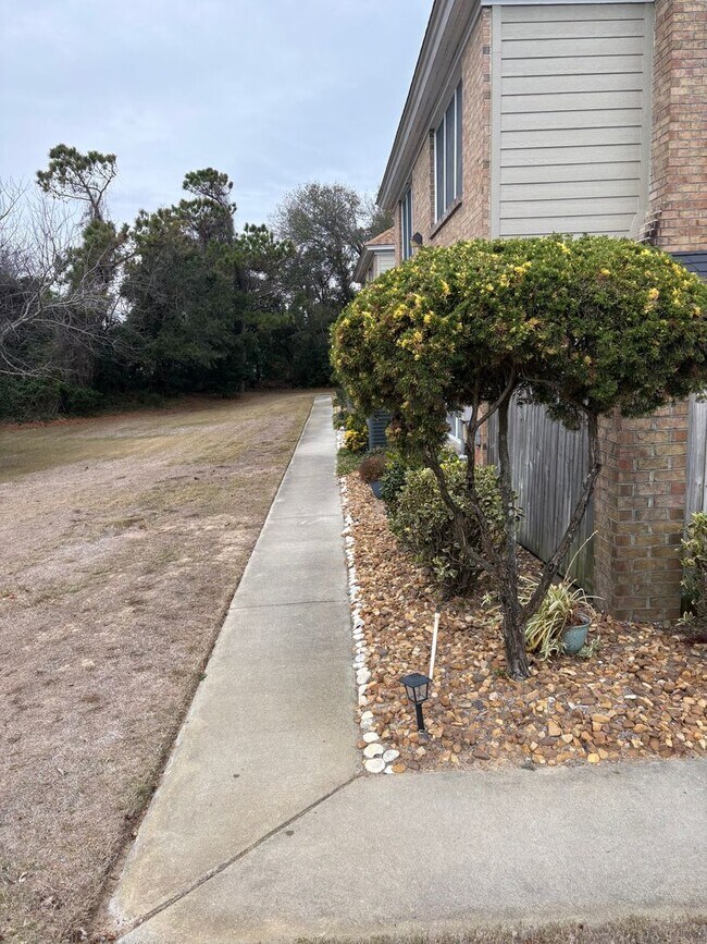 Foto del edificio - 2 Bedroom 2.5 Bath Home in Kitty Hawk $2150/mo