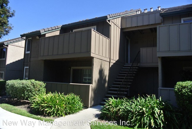 Building Photo - 2 br, 2 bath House - 2107 Lakeview Circle