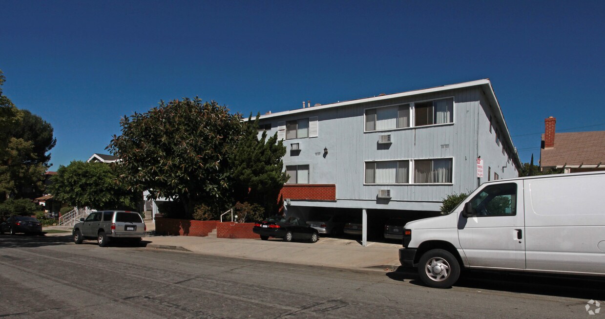 Building Photo - 627 E Tujunga Ave