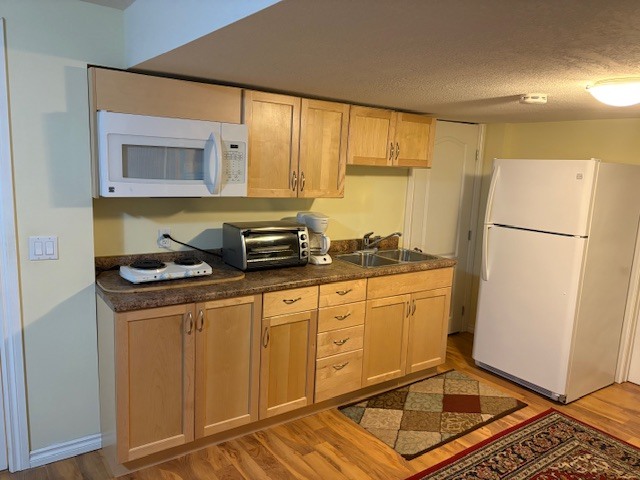 Building Photo - 121 Juniper St