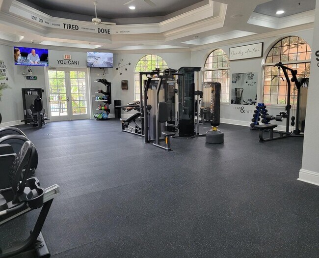 Foto del edificio - 6137 Metrowest Blvd