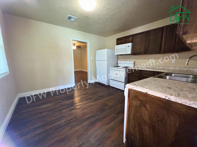Foto del edificio - Charming 3 bedroom 1 bathroom Home for Lea...