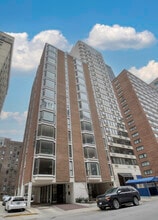 Building Photo - 227 E Walton Pl