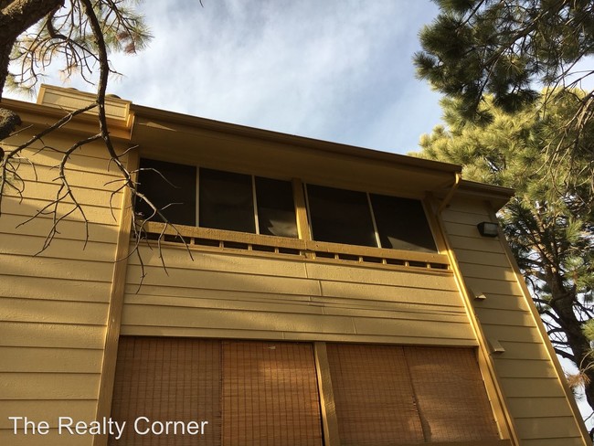 Building Photo - 1240 Firefly Cir