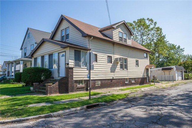 Foto del edificio - 13441 Kirton Ave