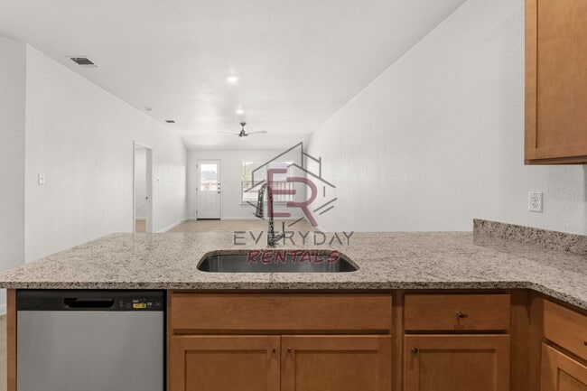Foto del edificio - 912 Cherry Laurel Ln