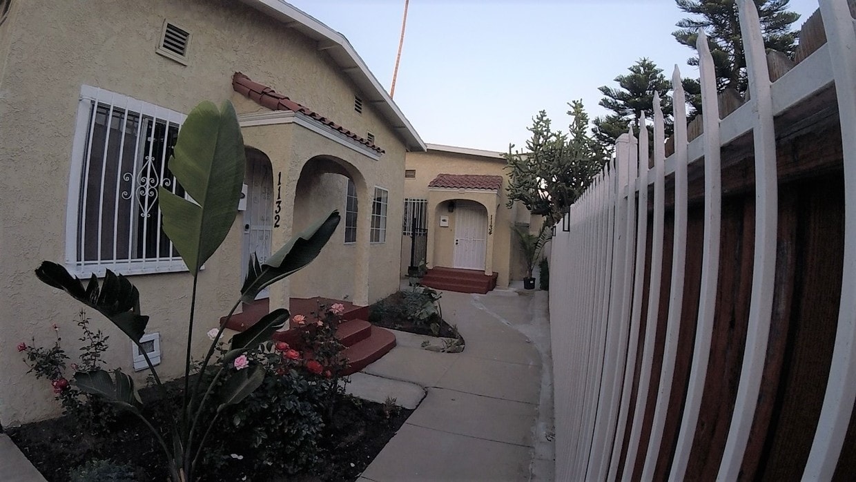 Primary Photo - 1132 N Mariposa Ave