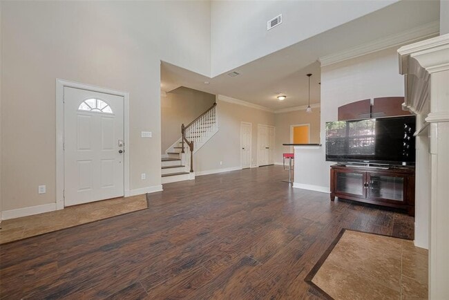 Building Photo - 2865 Westhollow Dr