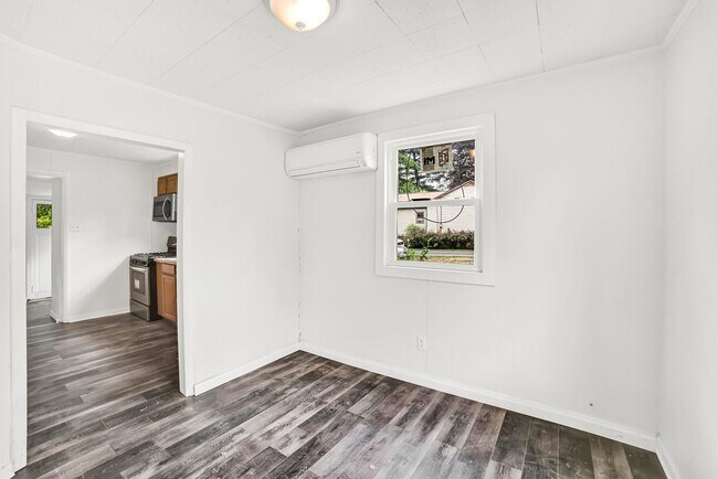 Foto del edificio - Coming Soon! Charming Cape Cod Near Coloni...