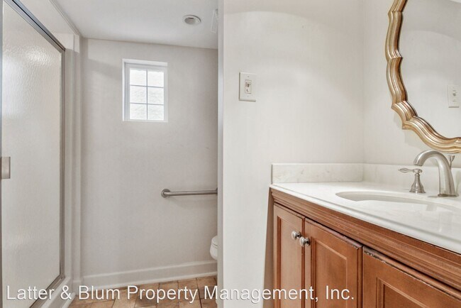Building Photo - 3 br, 2.5 bath House - 2519 Burgundy St