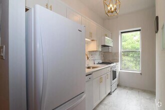 Building Photo - 240 6th St