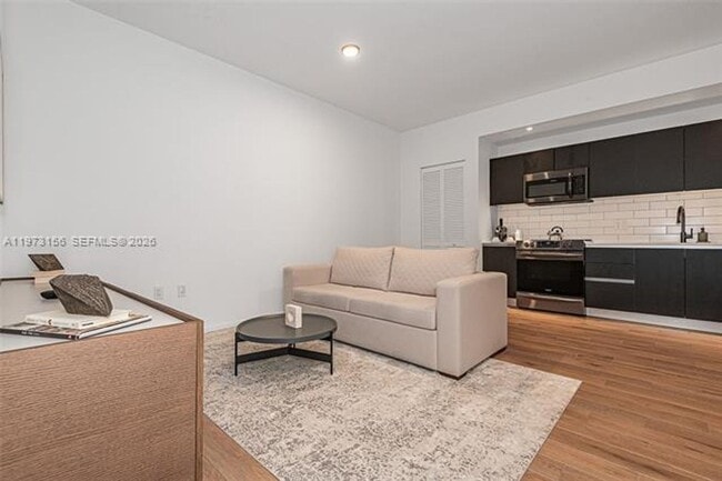 Foto del edificio - 398 NE 5th St