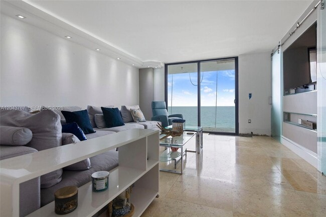 Foto del edificio - 6061 Collins Ave