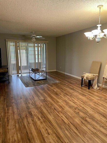 Foto del edificio - 1271 SE Parkview Pl