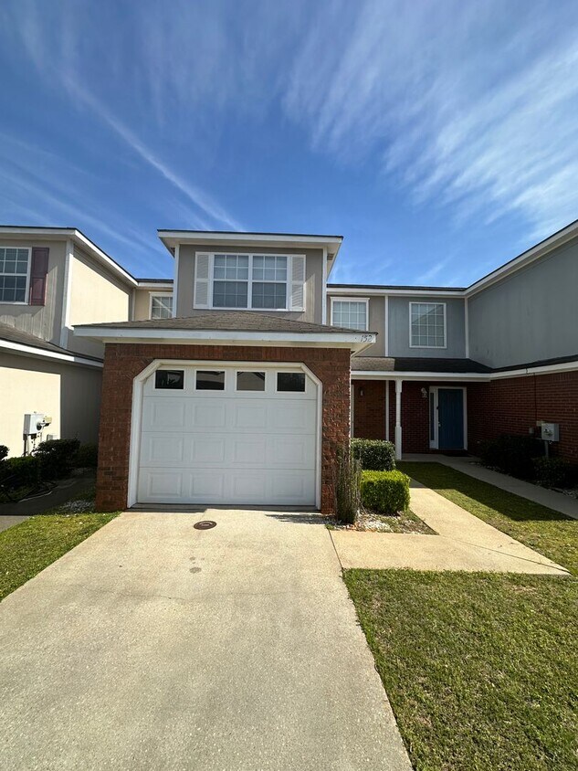 Dunwoody Subdivision! Freshly Painted! N... - Dunwoody Subdivision!  Freshly Painted!  N...