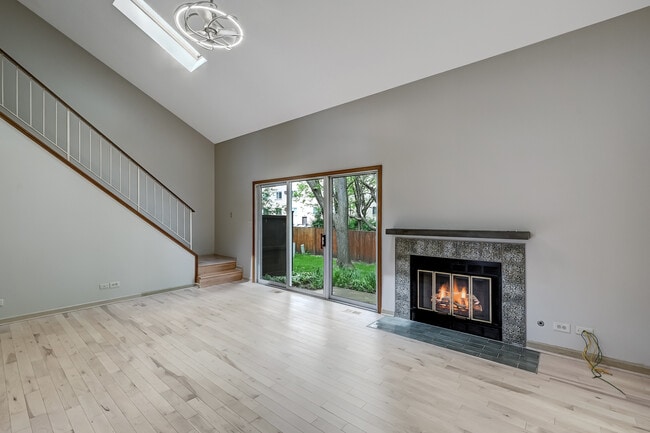 Building Photo - 30 Peach tree Ln