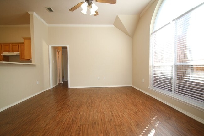 Building Photo - 105-107 Brazos Ln