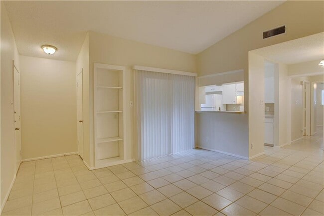 Building Photo - 5808 Emerald Forest Dr
