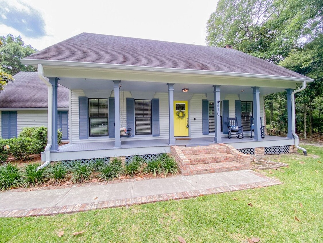 Foto principal - Downtown Ocean Springs Living! Charming 3 ...