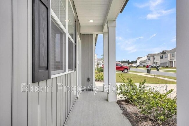 Building Photo - 803 Lilyford Ln