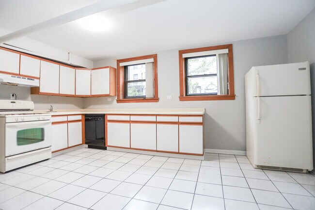 Foto del edificio - 1318 W Foster Ave