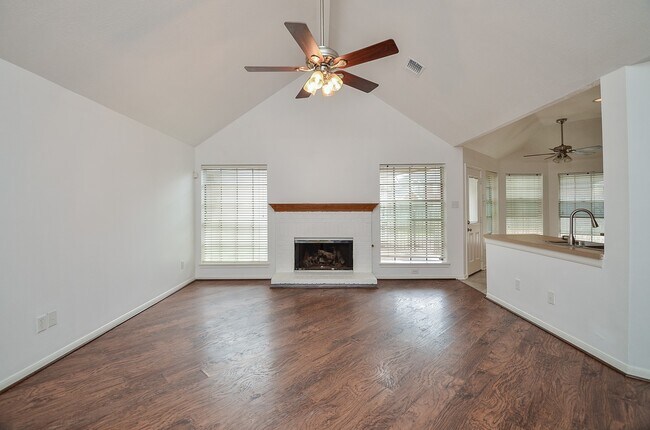 Foto del edificio - 1631 Berkoff Dr