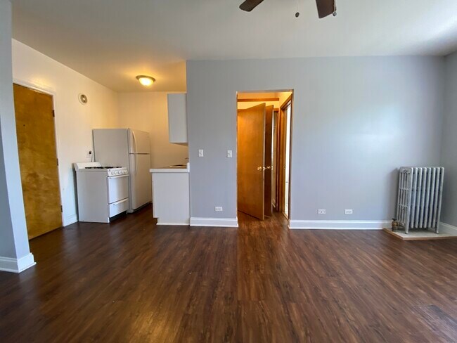 Foto del edificio - 4031 N Kenmore Ave