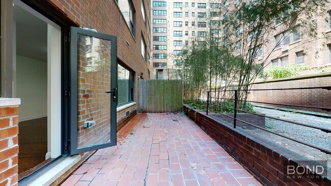 Building Photo - 405 E 56th St