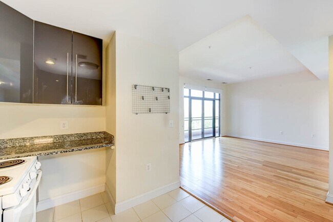 Foto del edificio - Gorgeous 2 Bedroom Penthouse in River Place South!